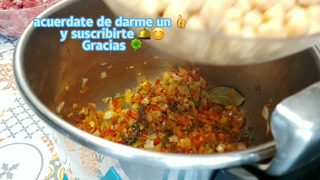 CARNE , GARBANZAS Y PAPAS 