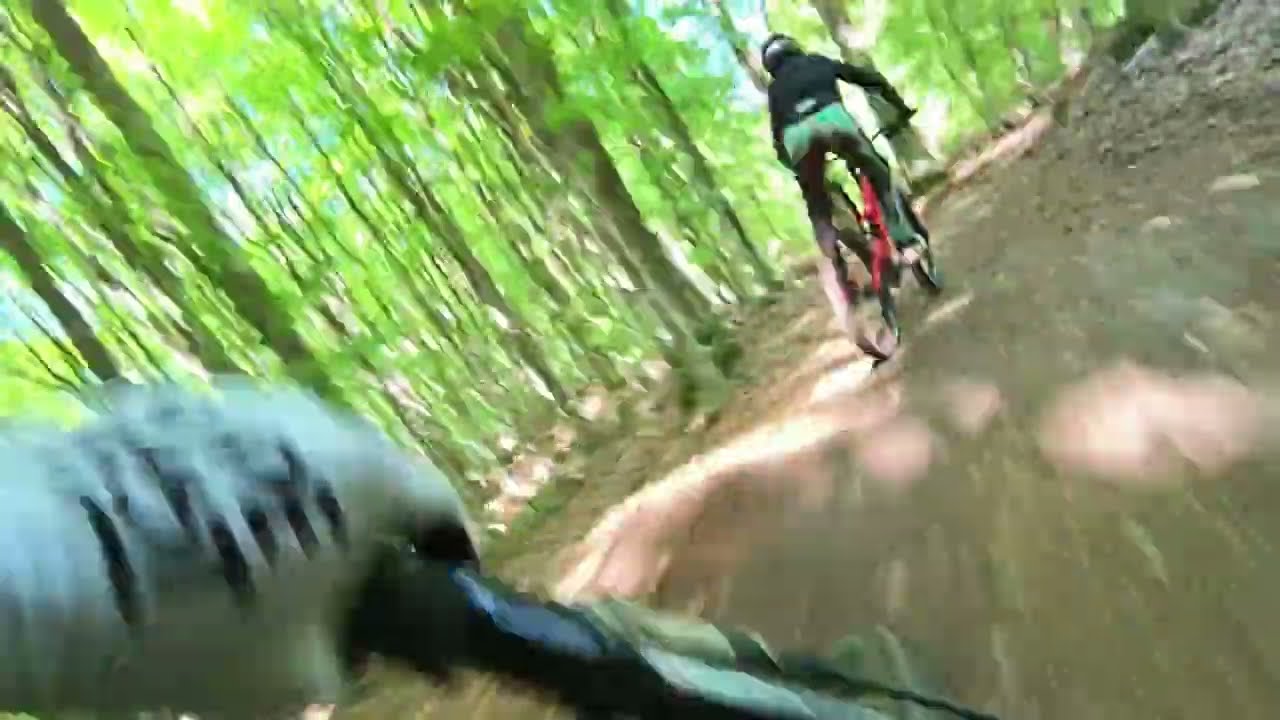 Amiata Freeride 2025 - 8 volante + froggy dando la caccia ad Alessio