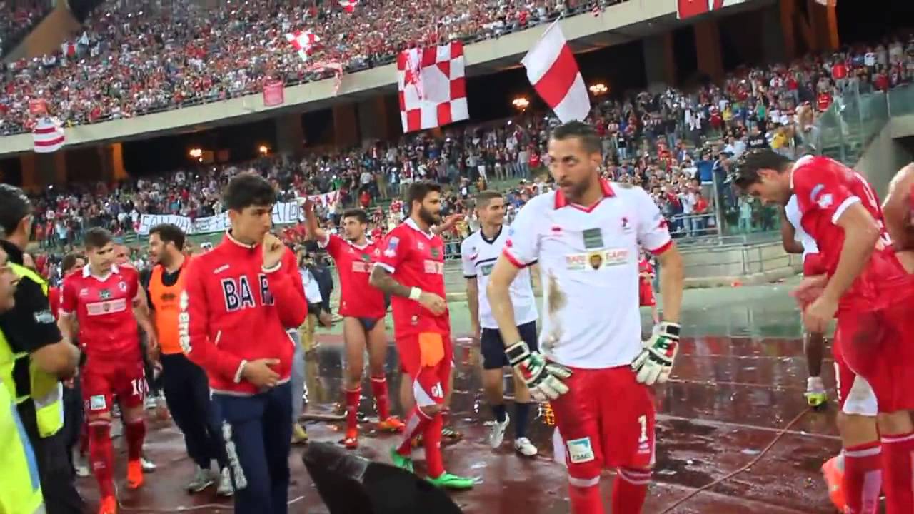Bari-Novara 4-1: la festa.