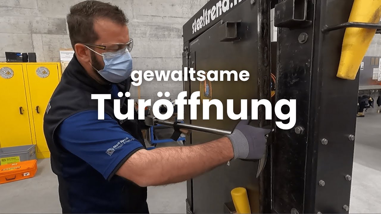 Gewaltsame Türöffnung in der Feuerwehr - Einsatz Halligan Tool