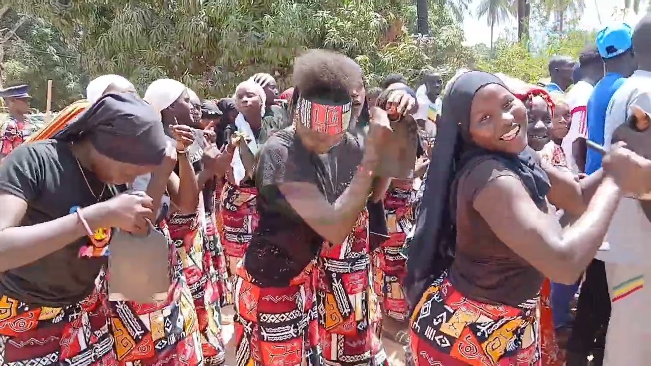 JOURNÉE D'EXCELLENCE ÉCOLE ÉLÉMENTAIRE 2 DE DIEGOUNE ACCUEIL EXCEPTIONNEL DU PARRAIN DG D. INFOS TV