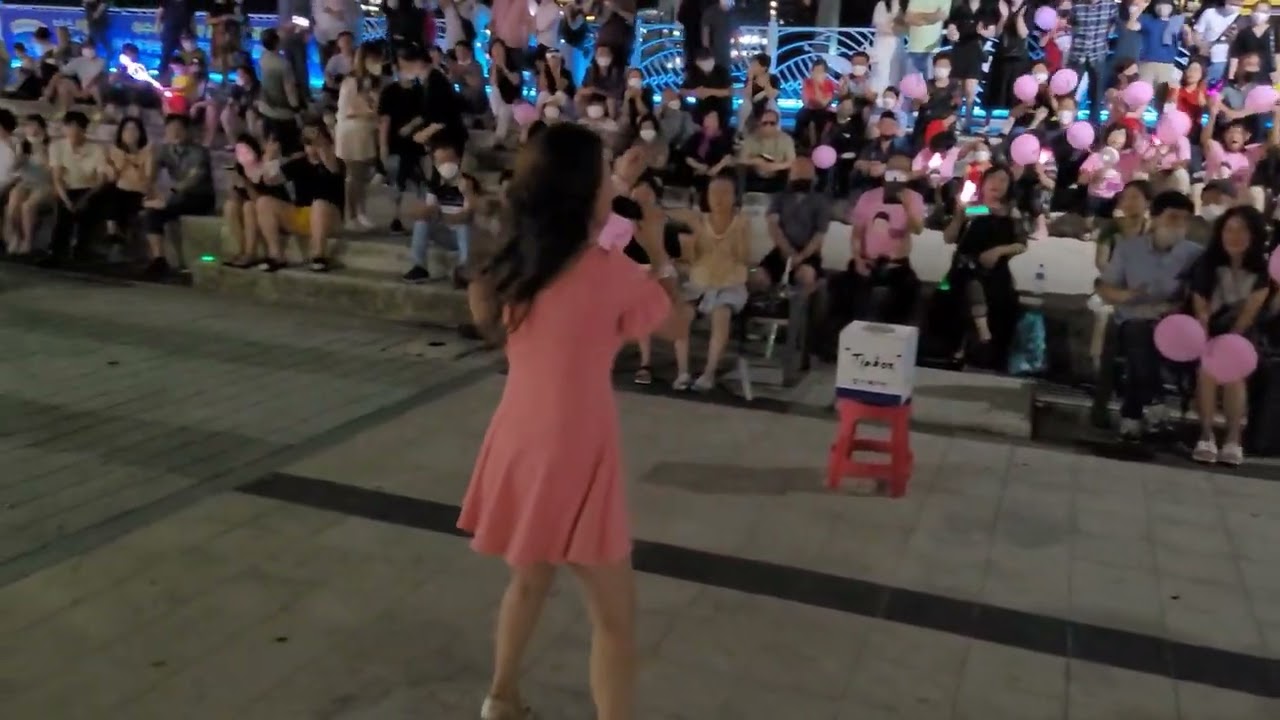'아름다운강산'🐳 이미나. 🎤 '낭만포차' 버스킹 '여수밤바다' '쫑포' 에 연분홍  나비 🦋 날다  더위까지 불태운 푹팔적 무대
