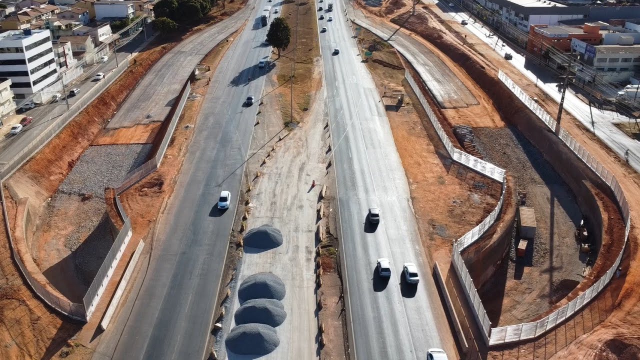 VIADUTO DO RIACHO FUNDO I: Drone mostra as obras em sequências - EPNB