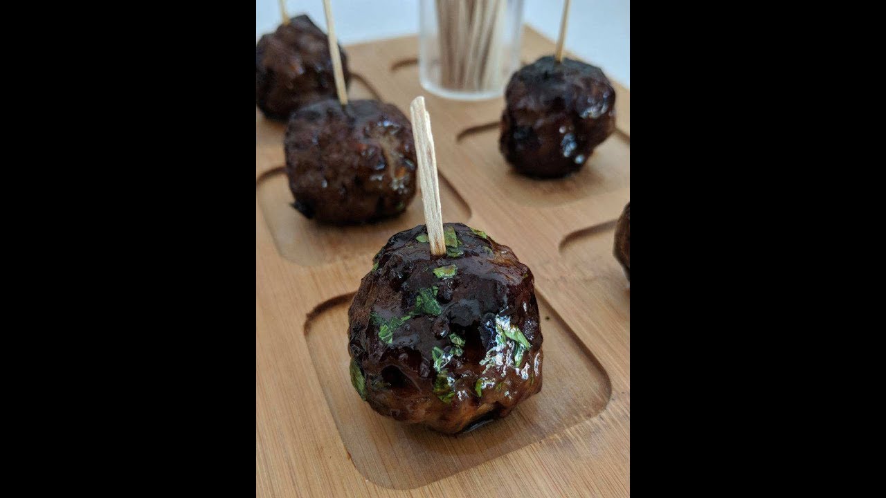 Sweet and Spicy MeatBalls, a great appetizer to try on get-togethers