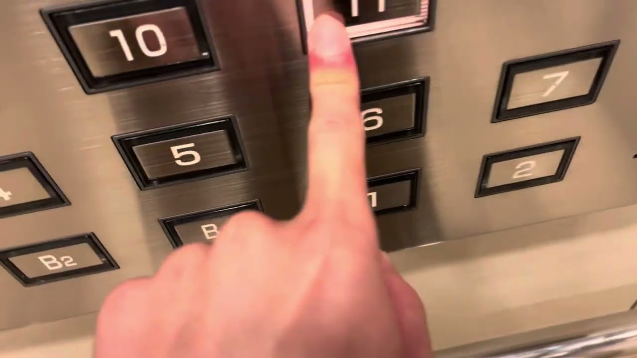 JR京都伊勢丹のエレベーター（12号機）