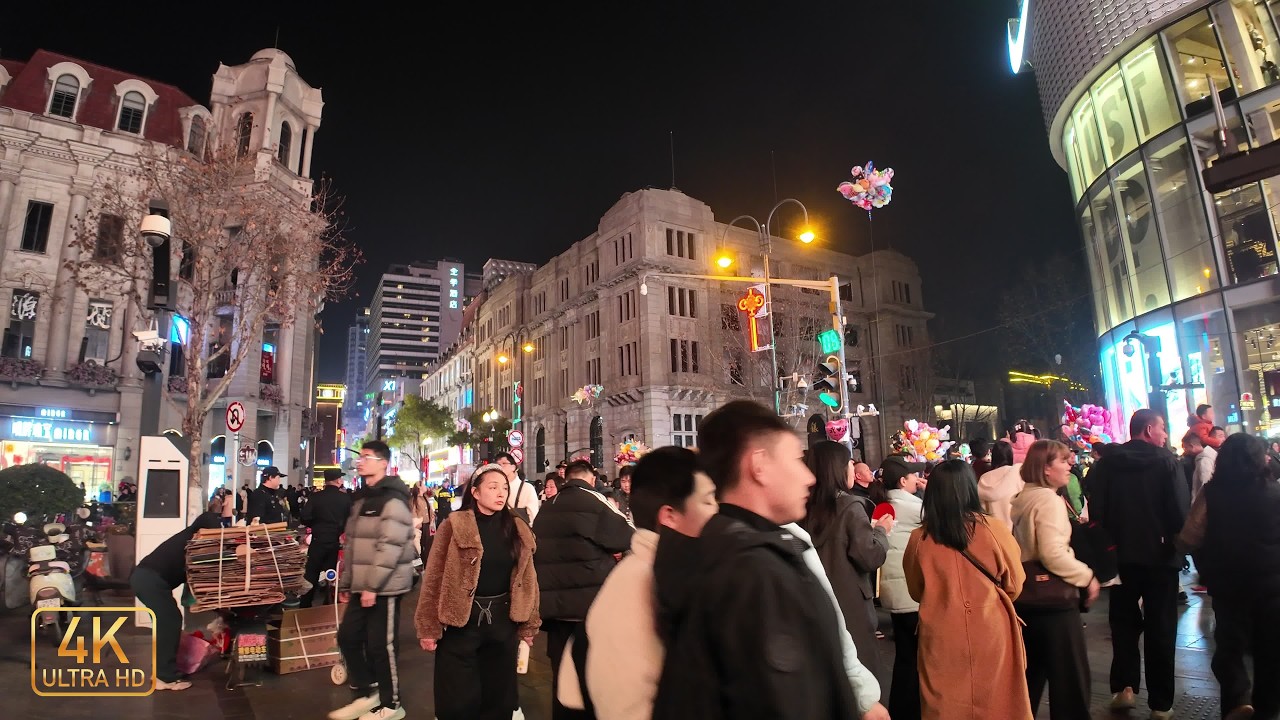 中國武漢 | 年初的江漢路，來觀看人聲鼎沸的網紅街道，出來旅游的人也是越來越多了