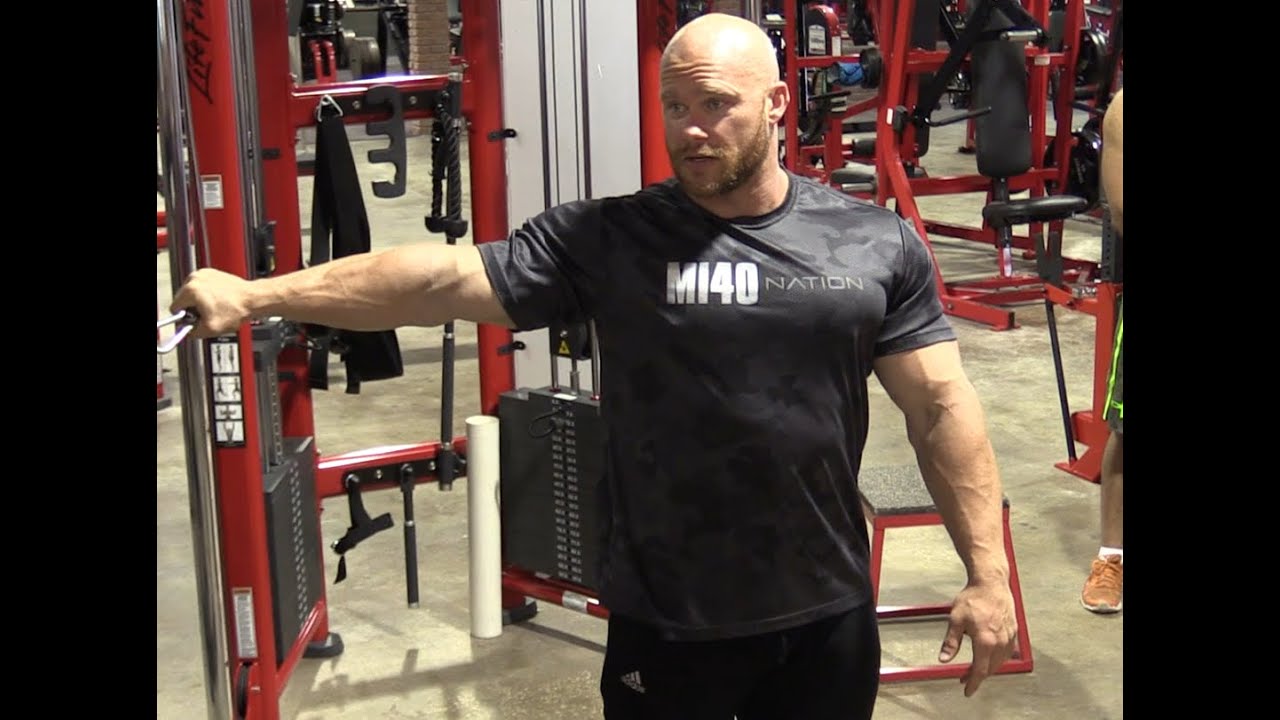 Ben Pakulski - Strength vs Hypertrophy Training at Mi40 Gym