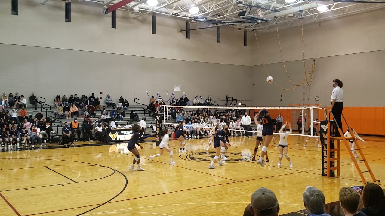 Whitney Young VS Jones College Prep CPS Girls Volleyball Championship game. 10/22/2021