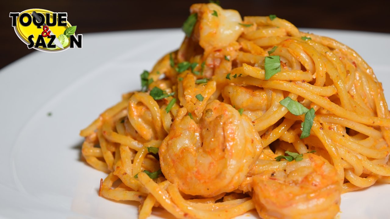Espagueti con camarones en crema de chipotle (Toque y Sazón)