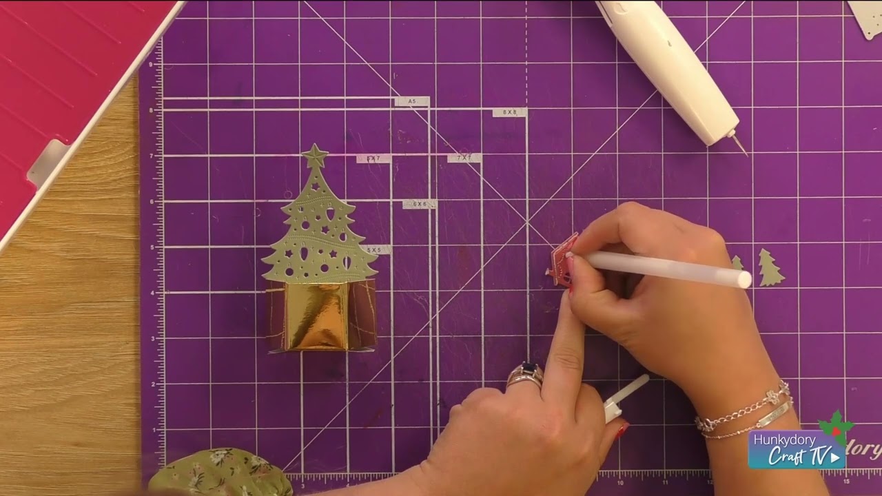 Moonstone Dies - Pop-up Christmas Tree Card