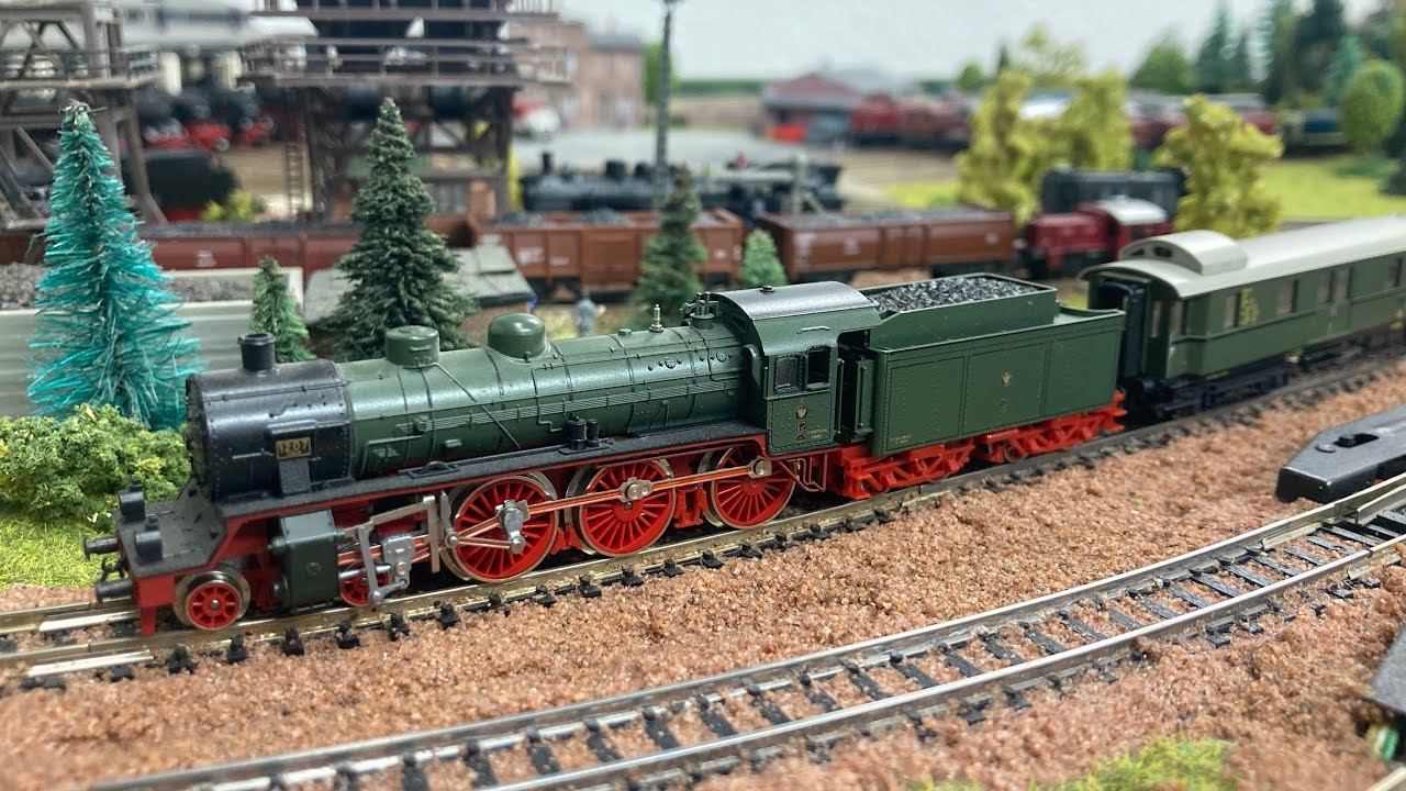 Spur N - Minitrix S10.2 auf meiner Modelleisenbahn