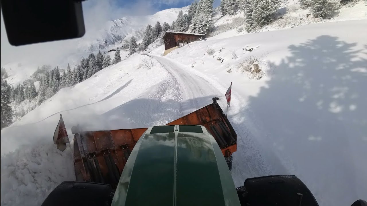 Alpine snow removal with XXL Snowplow in Tyrol!@AgrarserviceLipperhof