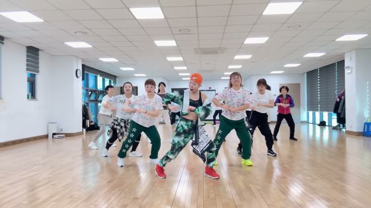 NO TOQUES MI CORAZON - Amira  Syahire | ZUMBA  DANCE  WORKOUT  | ZUMBA  FITNESS  | JESSI  CREW  