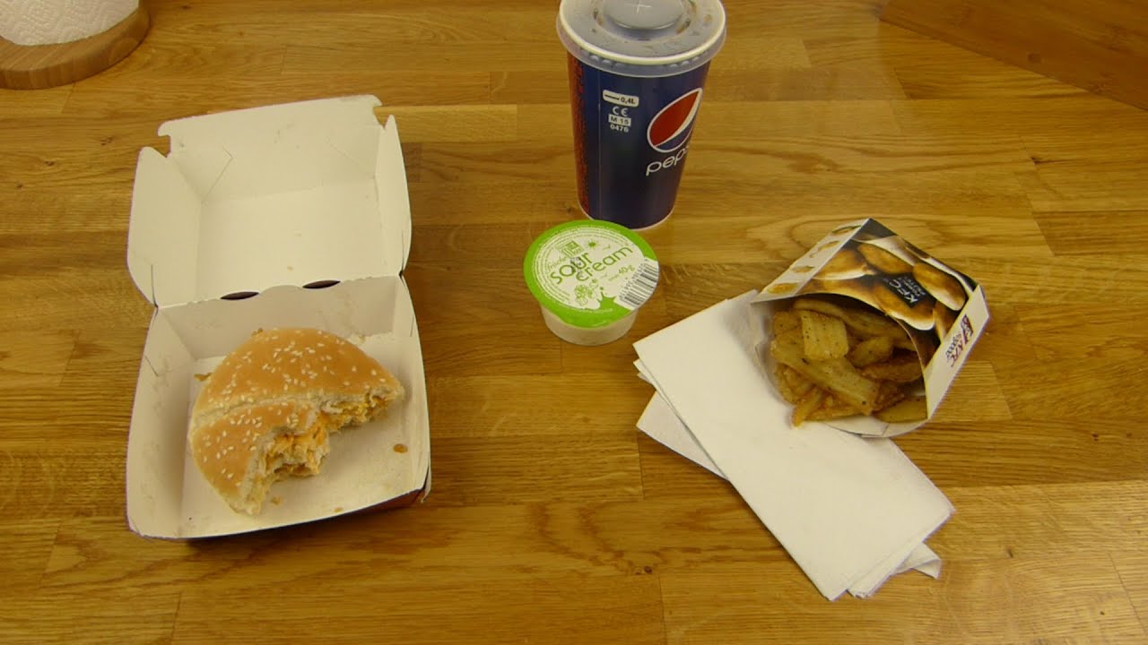 KFC - Fire Zinger Coleslaw Burger & Black Pepper Potatoes