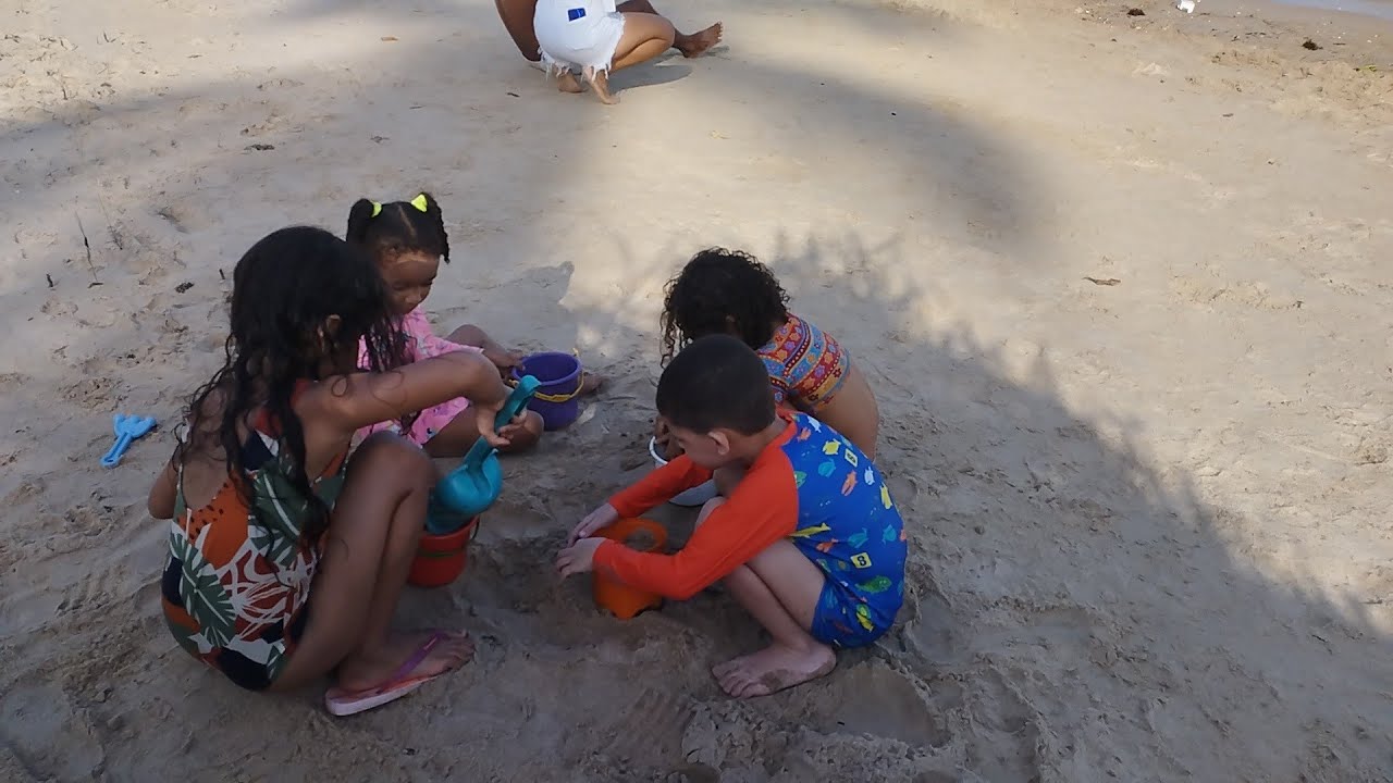 Praia /Brincando na areia/ Gravatá, Pernambuco