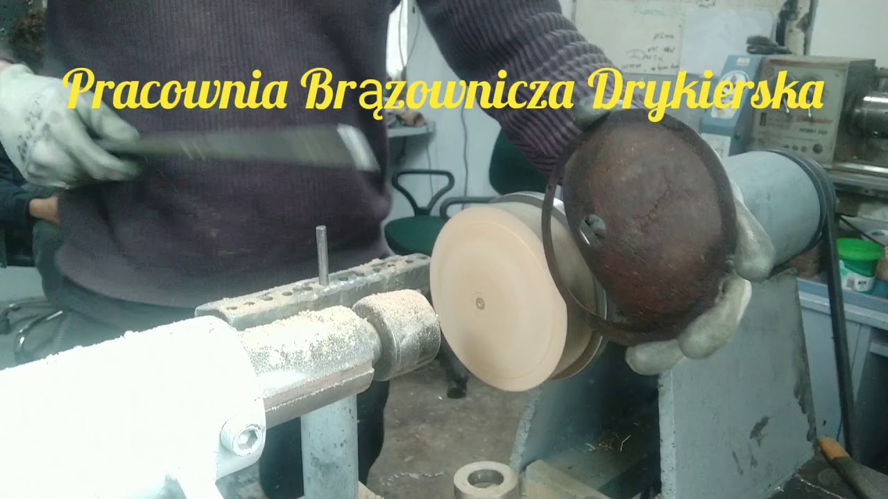 pokrywa młynka , pracownia Brązownicza Drykierska,  mosiądz starocie . drykowanie