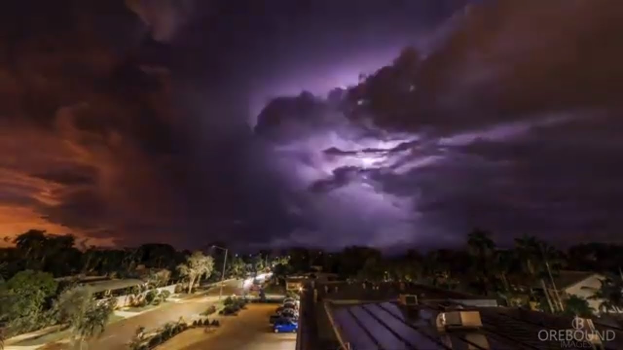 Time-Lapse Captures Mesmerizing Lightning Storm in Northern Territory