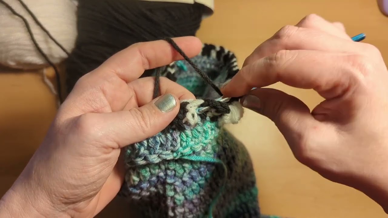 Examples of FPDc and BPDc in crochet for the Anglerfish Beanie