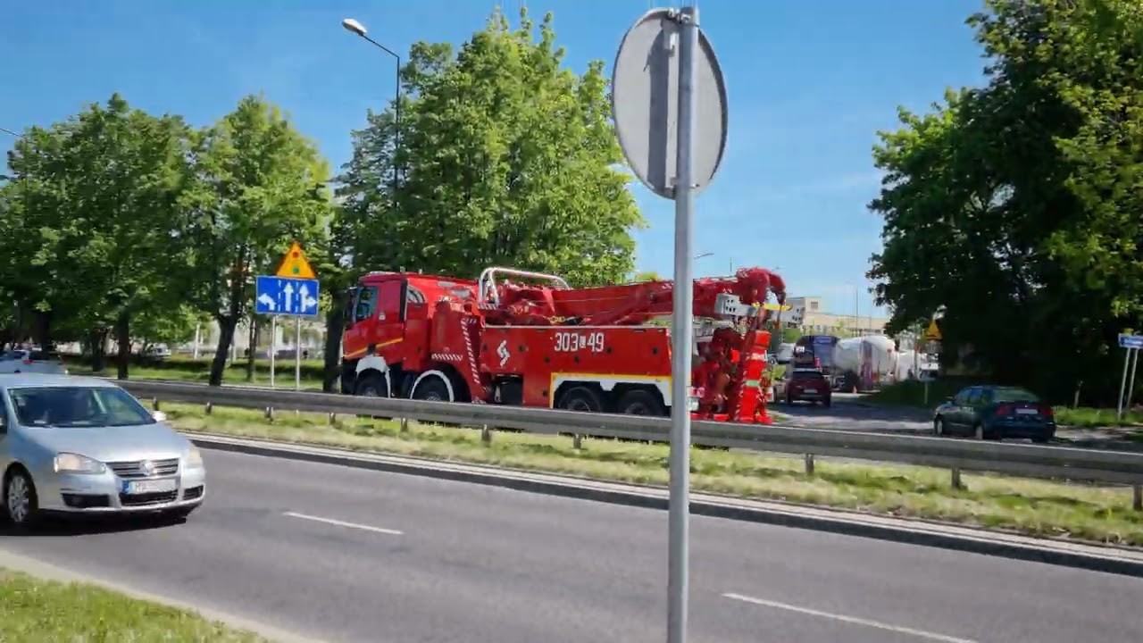 [Alarmowo SGRt] 303[L]49 SCRd Rotator i 303[L]48 SCDź Scania z JRG 3 Lublin do zdarzenia