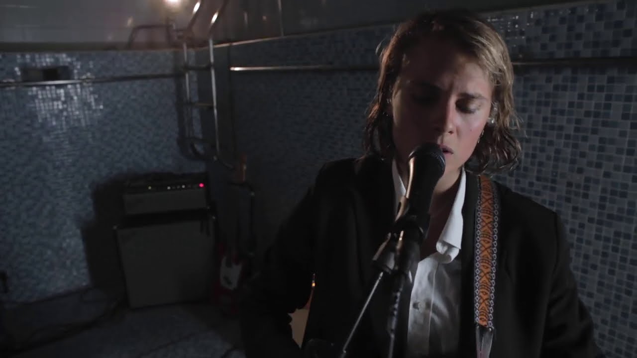 Marika Hackman - Between the Bars (Live)