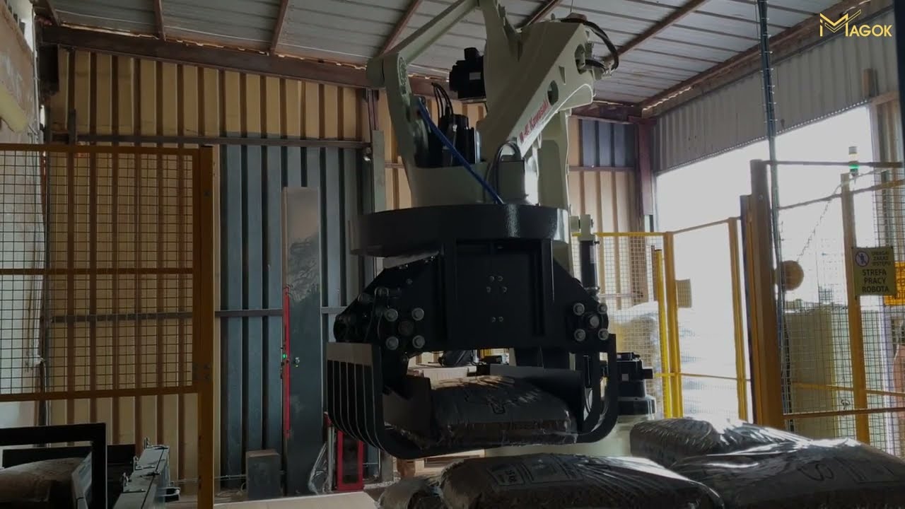 Linia paletyzacji worków z pelletem - robot KAWASAKI | Paletyzacja | Robot paletyzujący