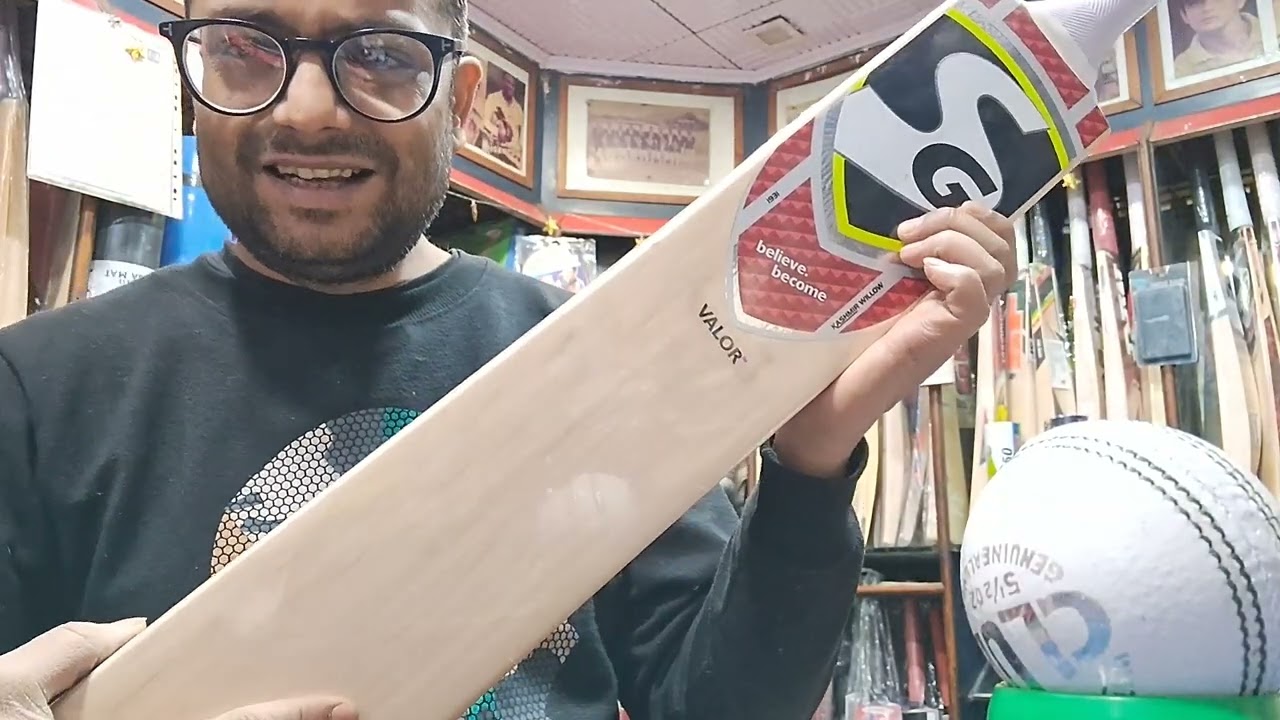 World famous bat's sg valor look at this #cricketplayer #cricket #sg #cricketlover #sgbats #cricket 