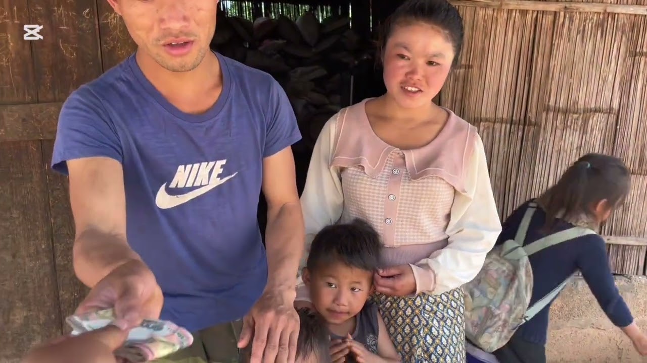 Ua tsuag rau tus kwv tij #Deportee in Laos