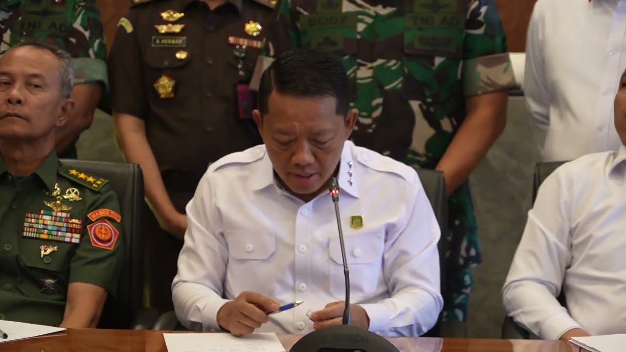 KONFERENSI PERS SATGAS PKH TERKAIT 3 PROVINSI TERDAMPAK BENCANA DI SUMATERA