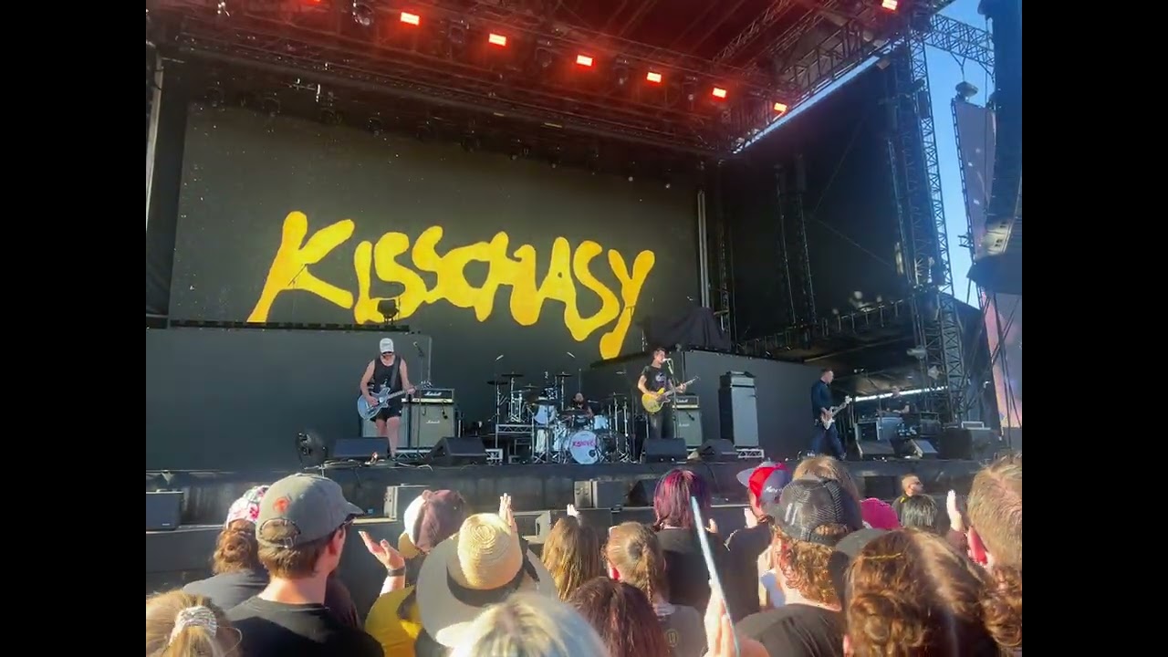Opinions Won’t Keep You Warm At Night - Kisschasy @Bendigo Racecourse Feb 2026