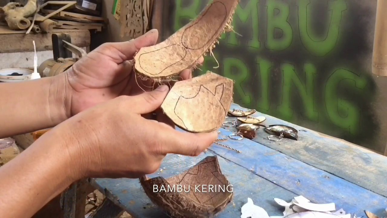 Cara Membuat Gantungan Kunci dari Batok Kelapa