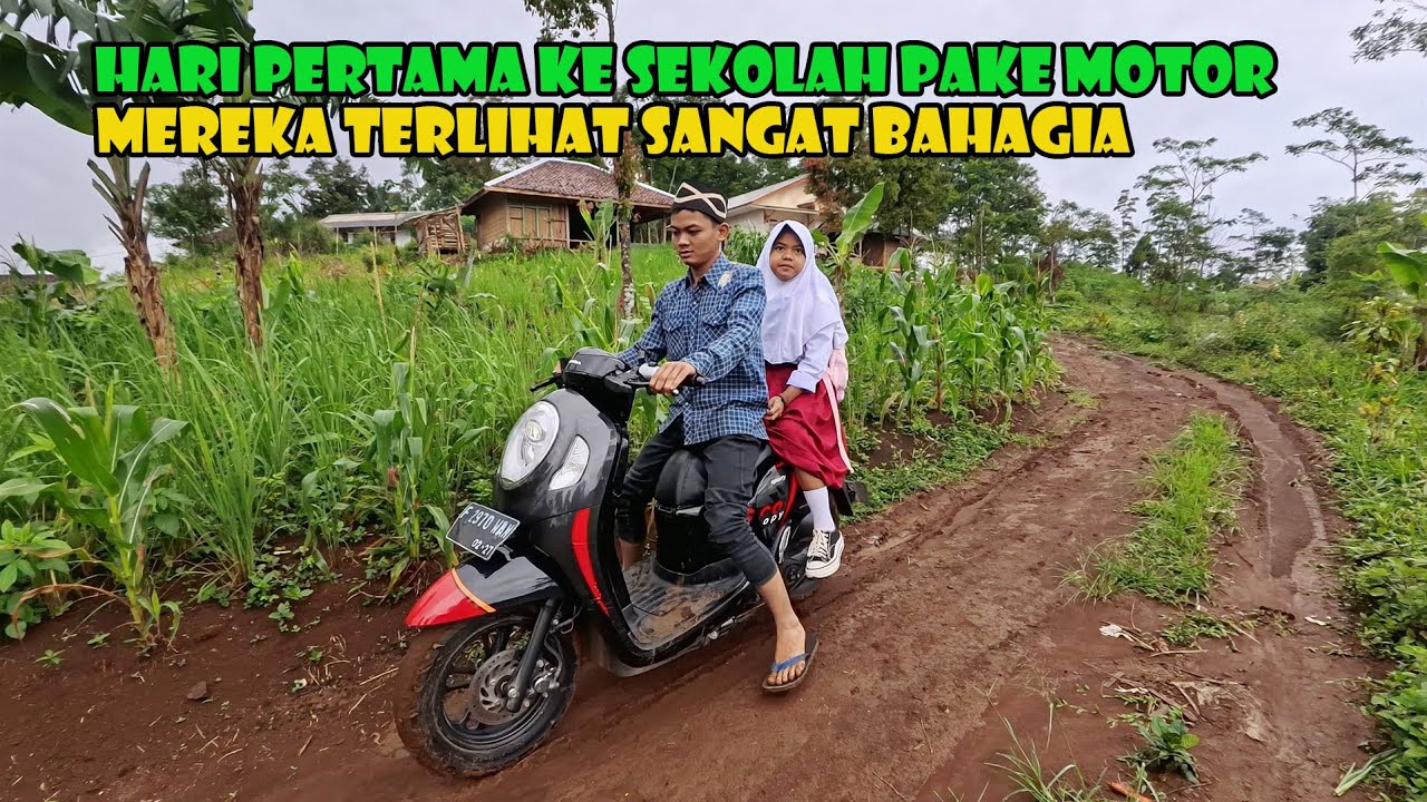 Hari Pertama Alisa Pergi Sekolah Naik Motor. Mereka Terlihat Sungguh Bahagia.