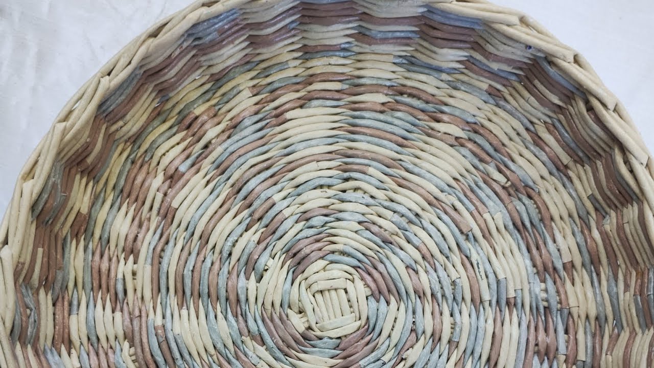 Boleira e porta pão feita com canudos de revistas. PARTE 2#artecomjornais #diy #basket #cestas