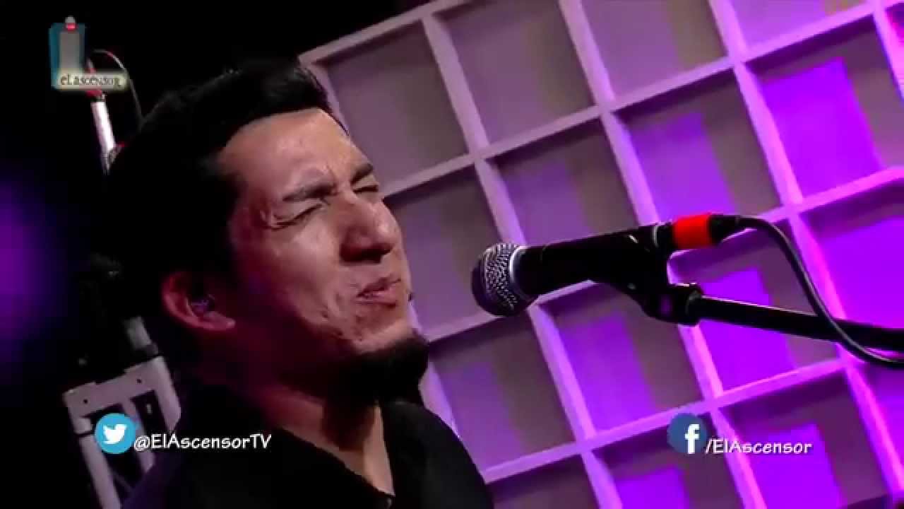 Israel Garc&iacute;a + Band interpreta 