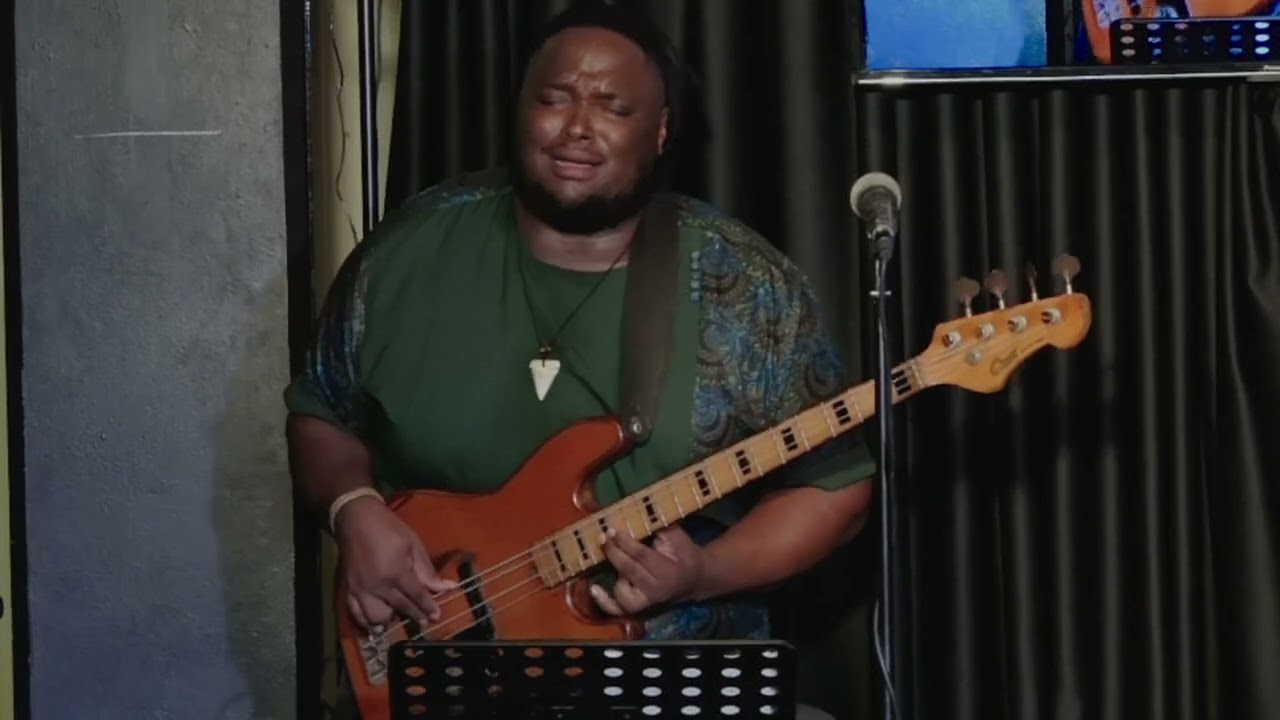 Reflexes|| Siyanqoba Mthethwa|| Joyous Celebration || Coming out