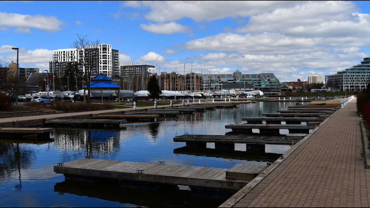 Easter Sunday: Drive along Lakeshore Rd in Oakville, ON