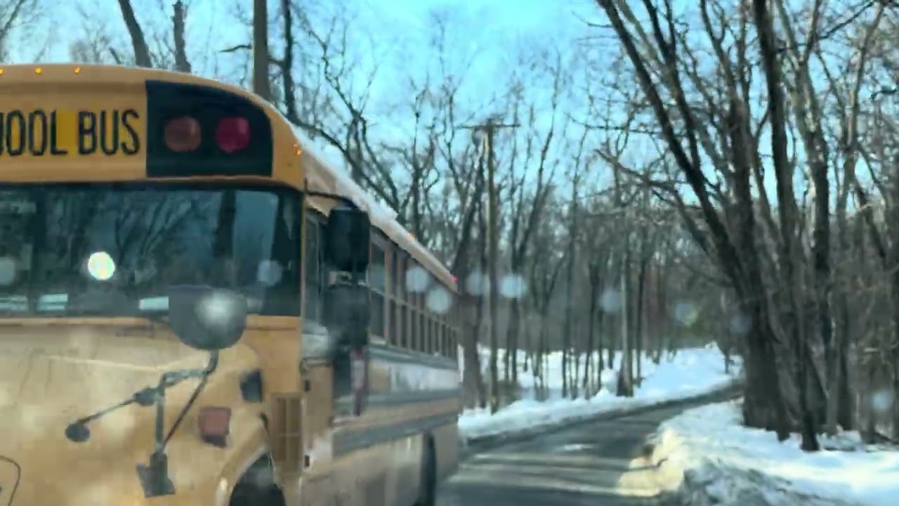 Sigen las fuertes nevadas en Rhode Island 