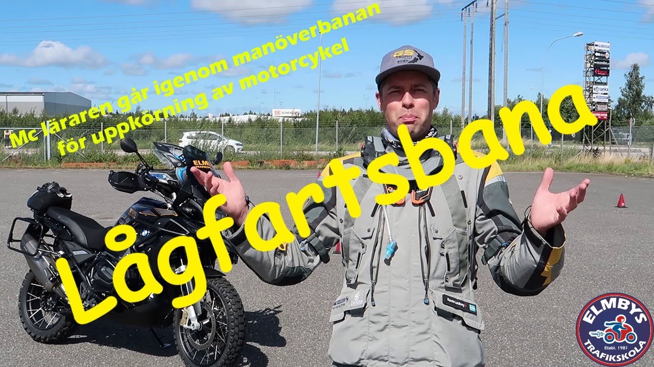 Mc-läraren kör lågfarts bana på uppkörningen med en BMW R1250GS