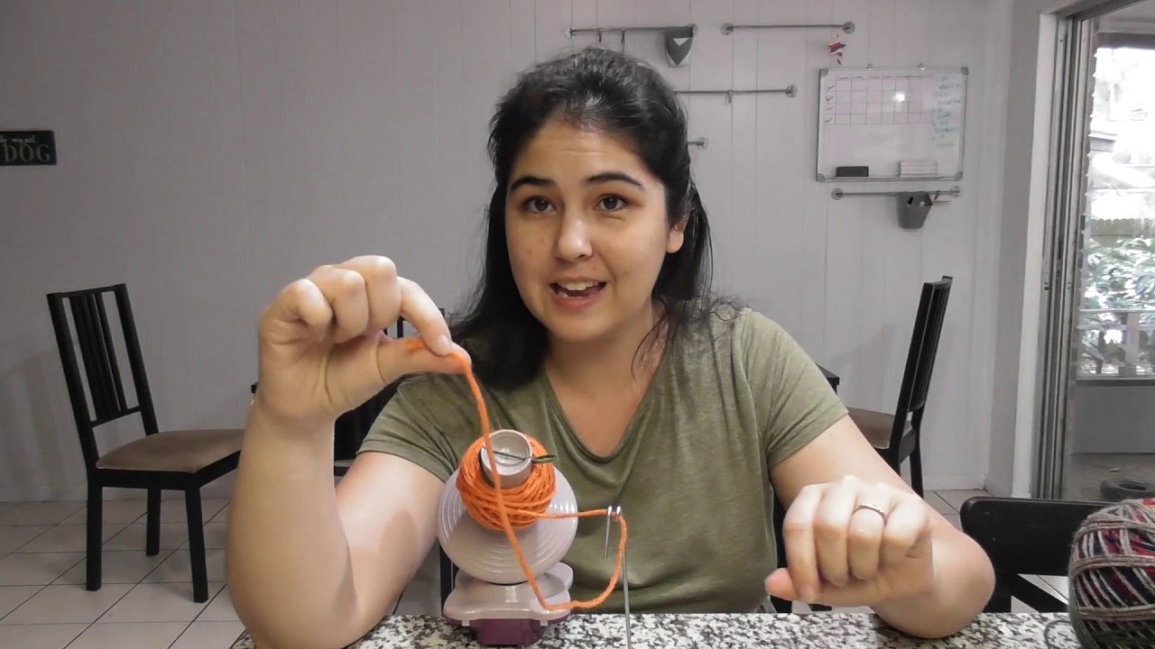 How to Make a Scrap Yarn Cake with Yarn Scraps