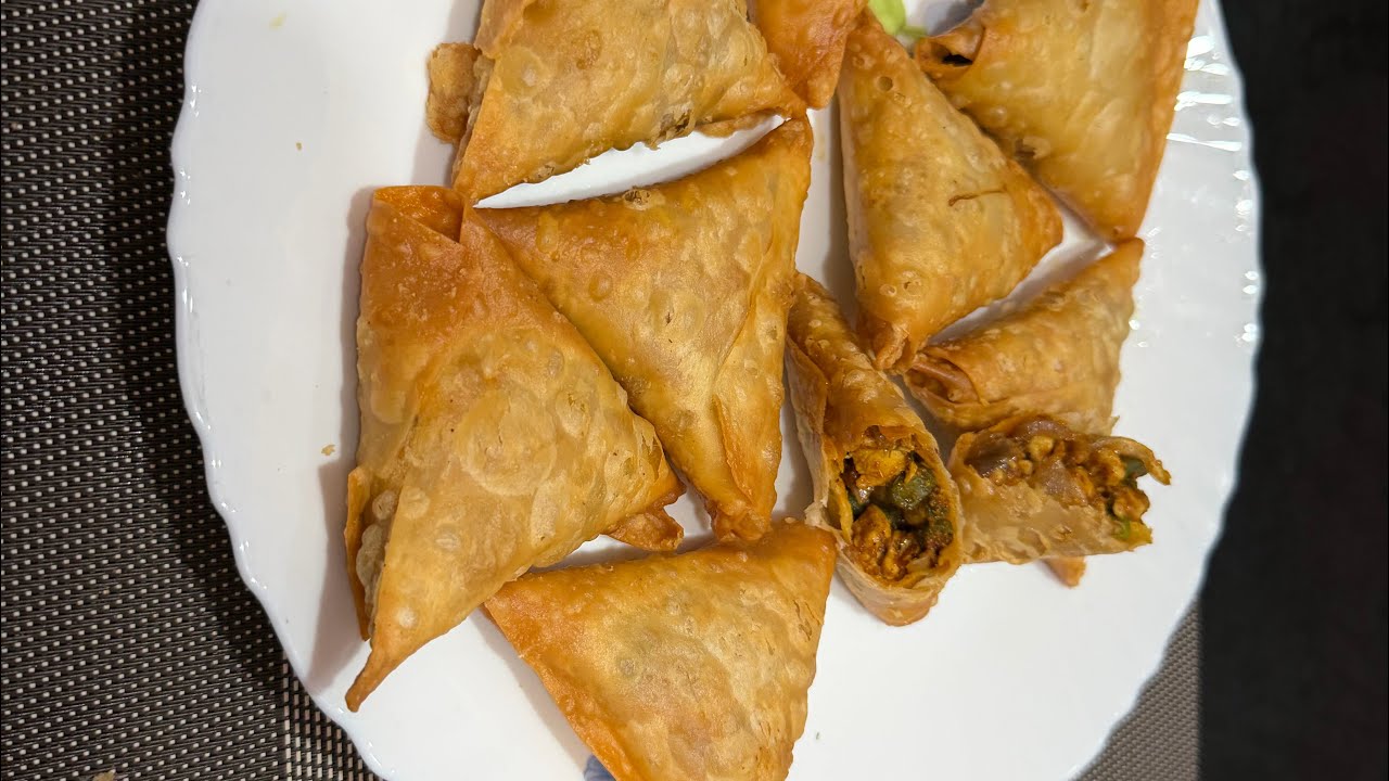 Chiken mix vegetable samose