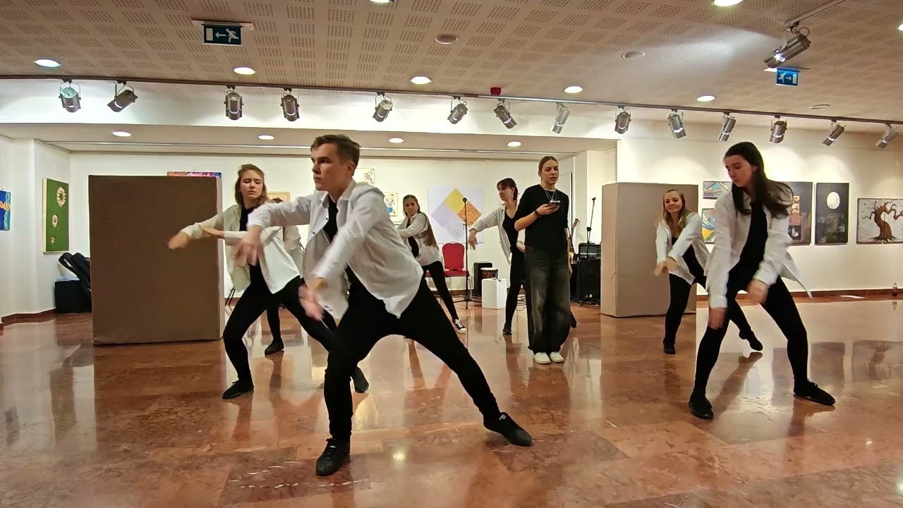 KÓD - A láthatatlan nyelvek művészete