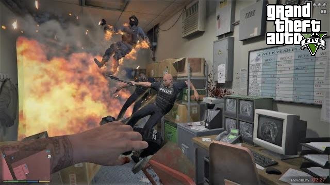 GTA 5 - Franklin's FIVE STAR COP BATTLE AT 24/7! (GTA V Funny Moment)
