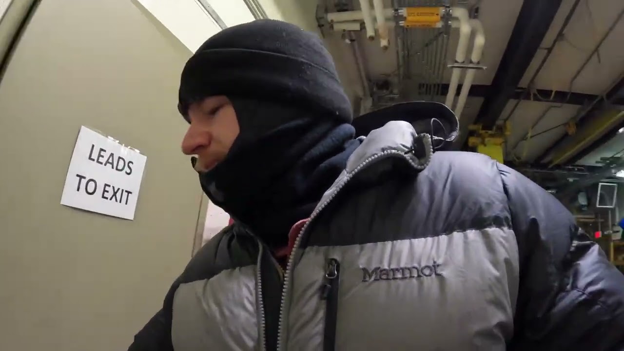 Станция «Южный полюс», Антарктида — Центр надувания воздушных шаров.