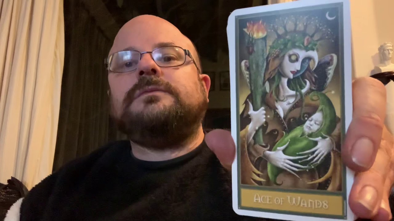 Reseña del Deviant Moon Tarot de Patrick Valenza