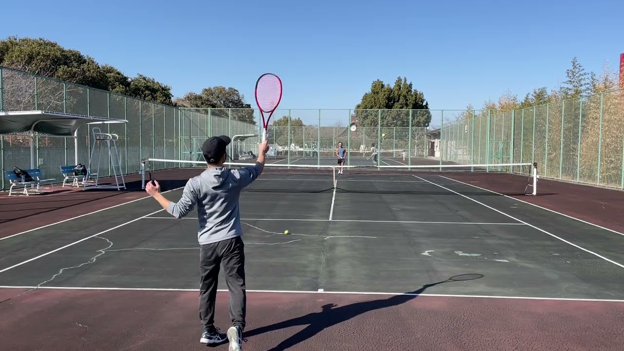 お昼間テニス