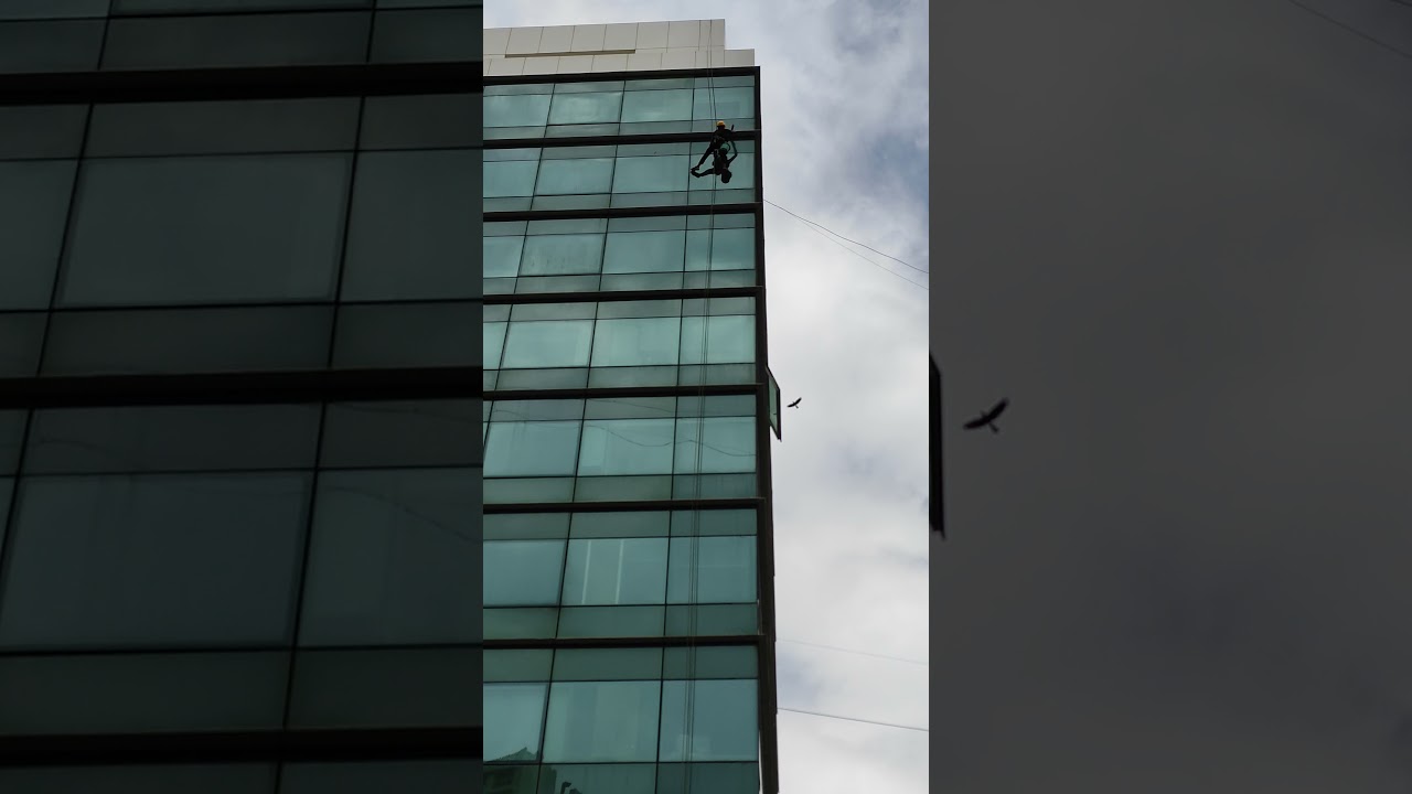 facade cleaning spiderman technology
