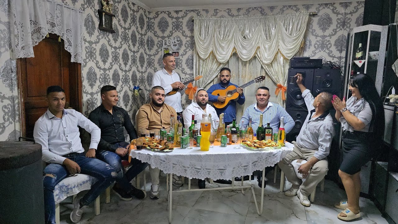Szeréna Family & Pungi 2024 - Megyek én már hazafele hallgató 🍻 (Video Officional)