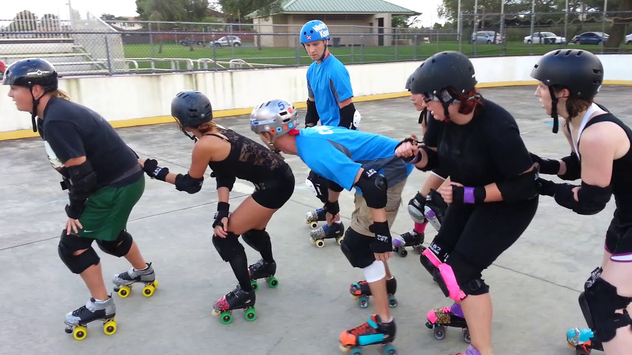 Pack Skating Roller Derby Teamwork Drill During Boot Camp With New Recruits - Work As A Team