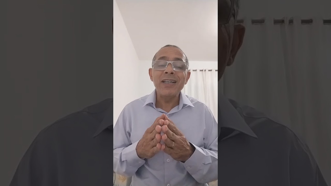 2 Coríntios 5:1717 Assim que, se alguém está em Cristo, nova criatura é.