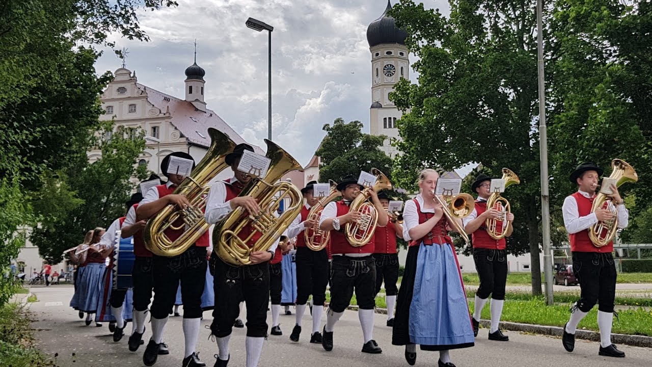 Blasmusik Sternmarsch im Dominikus-Ringeisen-Werk