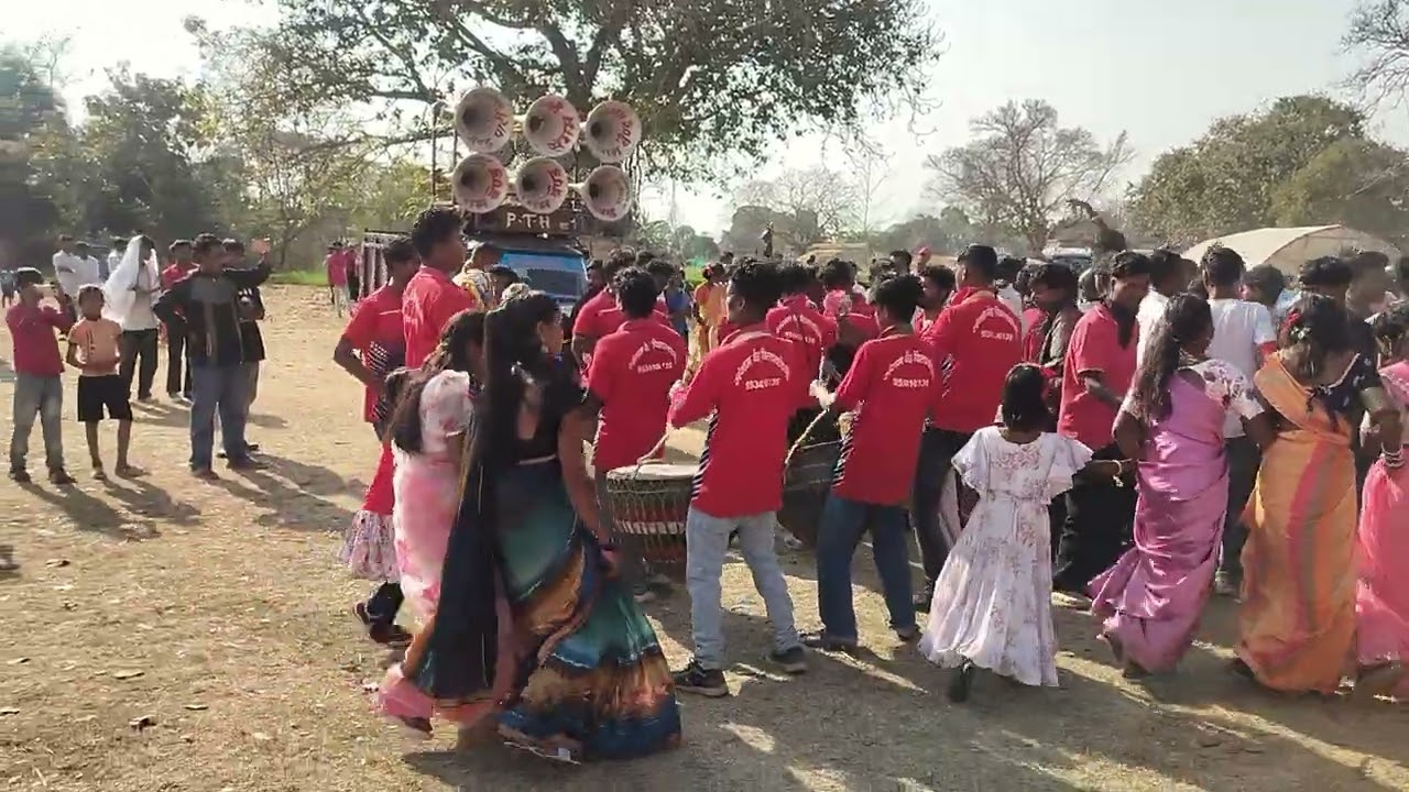 बम्बई कर लोला तीनकोणिया गोला रे 🥁💃 पब्लिक को खूब झुमाते हुवे 💃🥁 संगम बैंड चिताकोनी 🥁con..9973629329